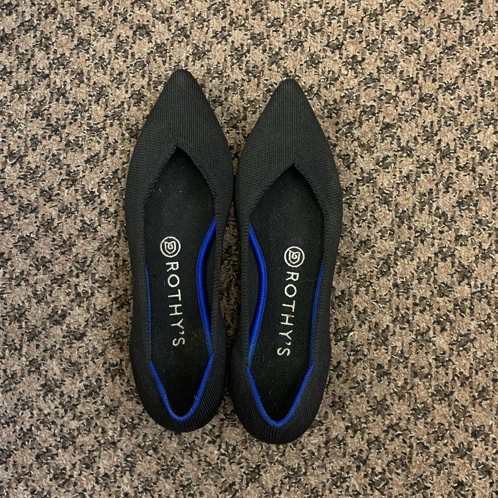 Rothy’s black points, size 7.5 (fits like 7)